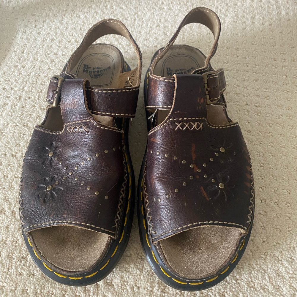 Dr. Martens 8A86 Size 8 Embossed Flower Chunky Sandals